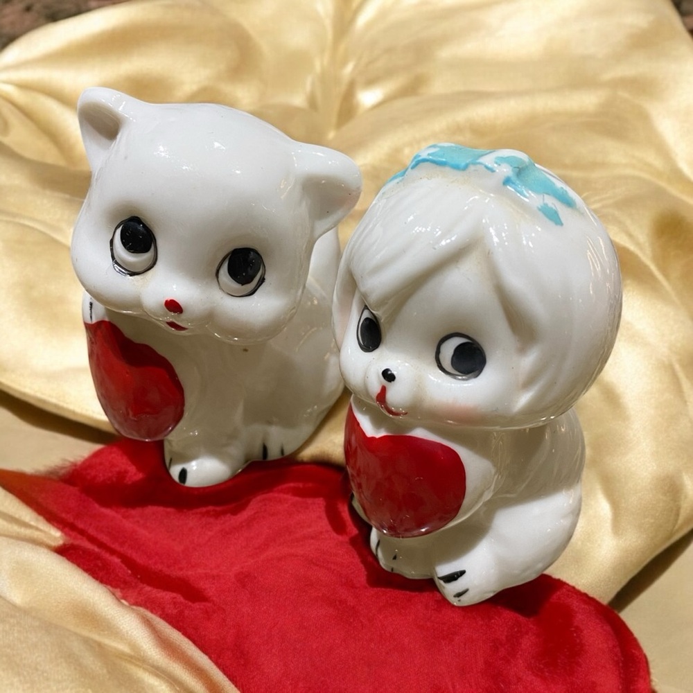Cute Ceramic Puppy & Kitten holding Hearts